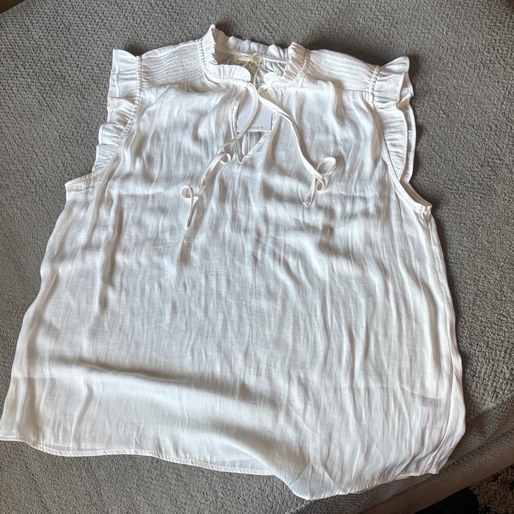 Women’s Ruffle Tie-Neck Sleeveless Top - White